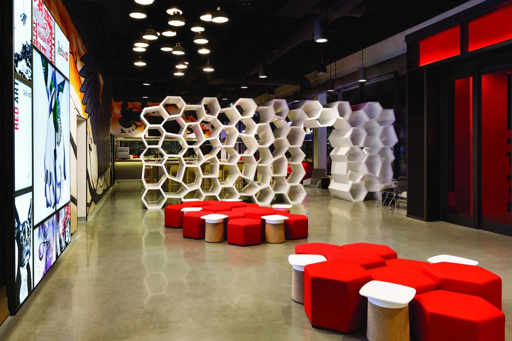 Radisson Red Minneapolis Downtown Экстерьер фото